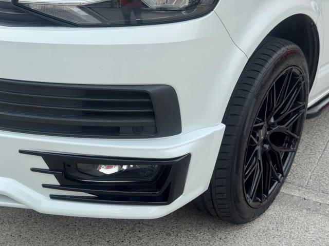 2016 Volkswagen Transporter 2.0 BiTDI T32 BlueMotion Tech Highline Kombi DSG FWD SWB Euro 5 (s/s) 5dr