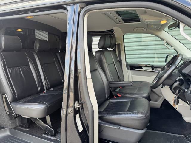 2018 Volkswagen Transporter 2.0 BiTDI T32 BlueMotion Tech Highline Kombi DSG 4Motion SWB Euro 6 (s/s) 5dr