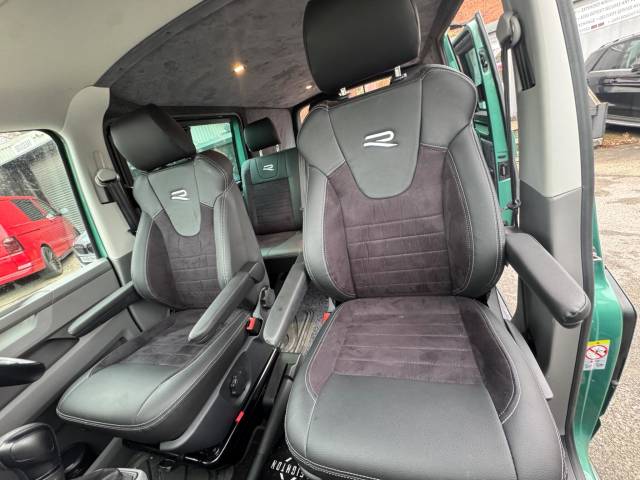 2021 Volkswagen Transporter 2.0 TDI T30 Highline Kombi DSG FWD SWB Euro 6 (s/s) 5dr