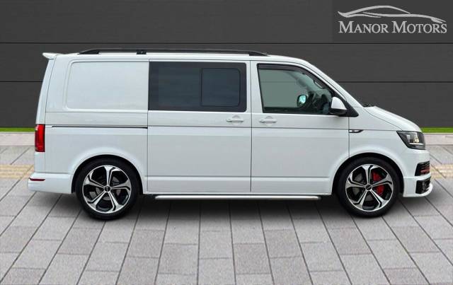 2017 Volkswagen Transporter 2.0 TDI T32 BlueMotion Tech Highline Kombi FWD SWB Euro 6 (s/s) 5dr