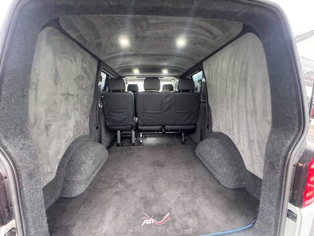 2017 Volkswagen Transporter 2.0 BiTDI T30 BlueMotion Tech Highline Kombi DSG FWD SWB Euro 6 (s/s) 5dr