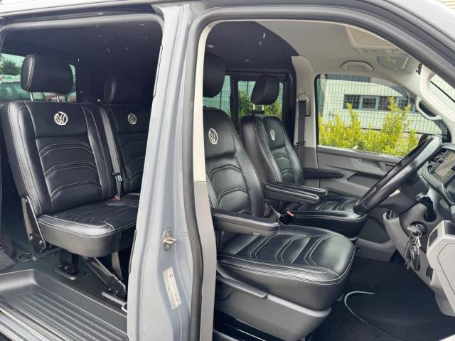 2021 Volkswagen Transporter 2.0 BiTDI T32 Highline Kombi DSG FWD SWB Euro 6 (s/s) 5dr
