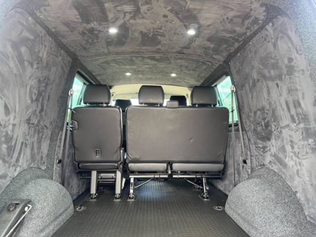 2022 Volkswagen Transporter 2.0 TDI T32 Highline Kombi DSG FWD SWB Euro 6 (s/s) 5dr