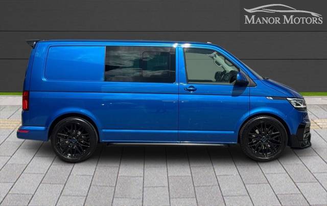 2022 Volkswagen Transporter 2.0 TDI T32 Highline Kombi DSG FWD SWB Euro 6 (s/s) 5dr