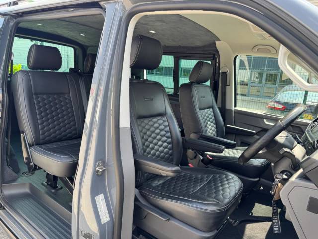 2022 Volkswagen Transporter 2.0 TDI T32 Highline Kombi DSG FWD SWB Euro 6 (s/s) 5dr