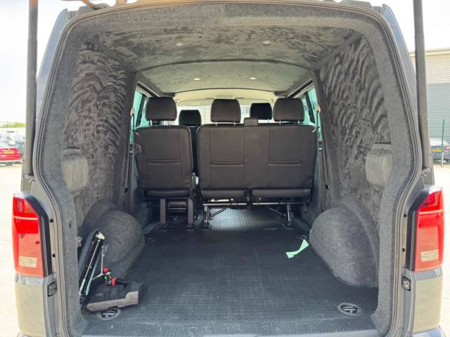 2022 Volkswagen Transporter 2.0 TDI T32 Highline Kombi DSG FWD SWB Euro 6 (s/s) 5dr