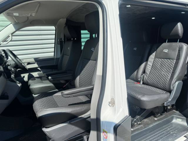 2020 Volkswagen Transporter 2.0 BiTDI T30 Highline Kombi DSG FWD SWB Euro 6 (s/s) 5dr